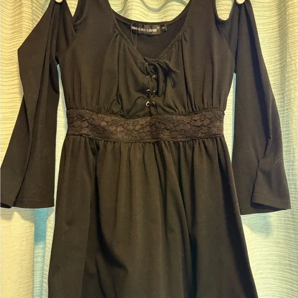 Black Cold Shoulder Top - Picture 1 of 3